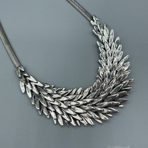 Jewelry - Feather Statement Necklace